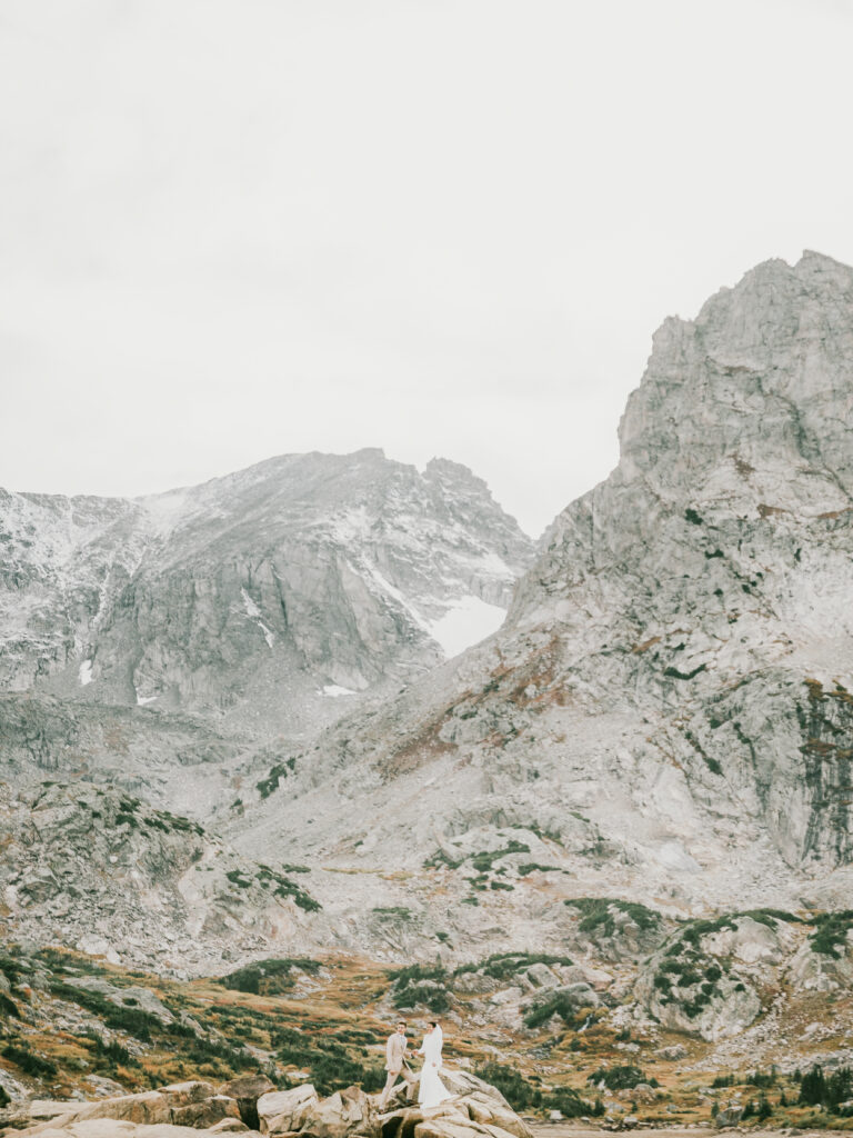 elope in mountain scenery