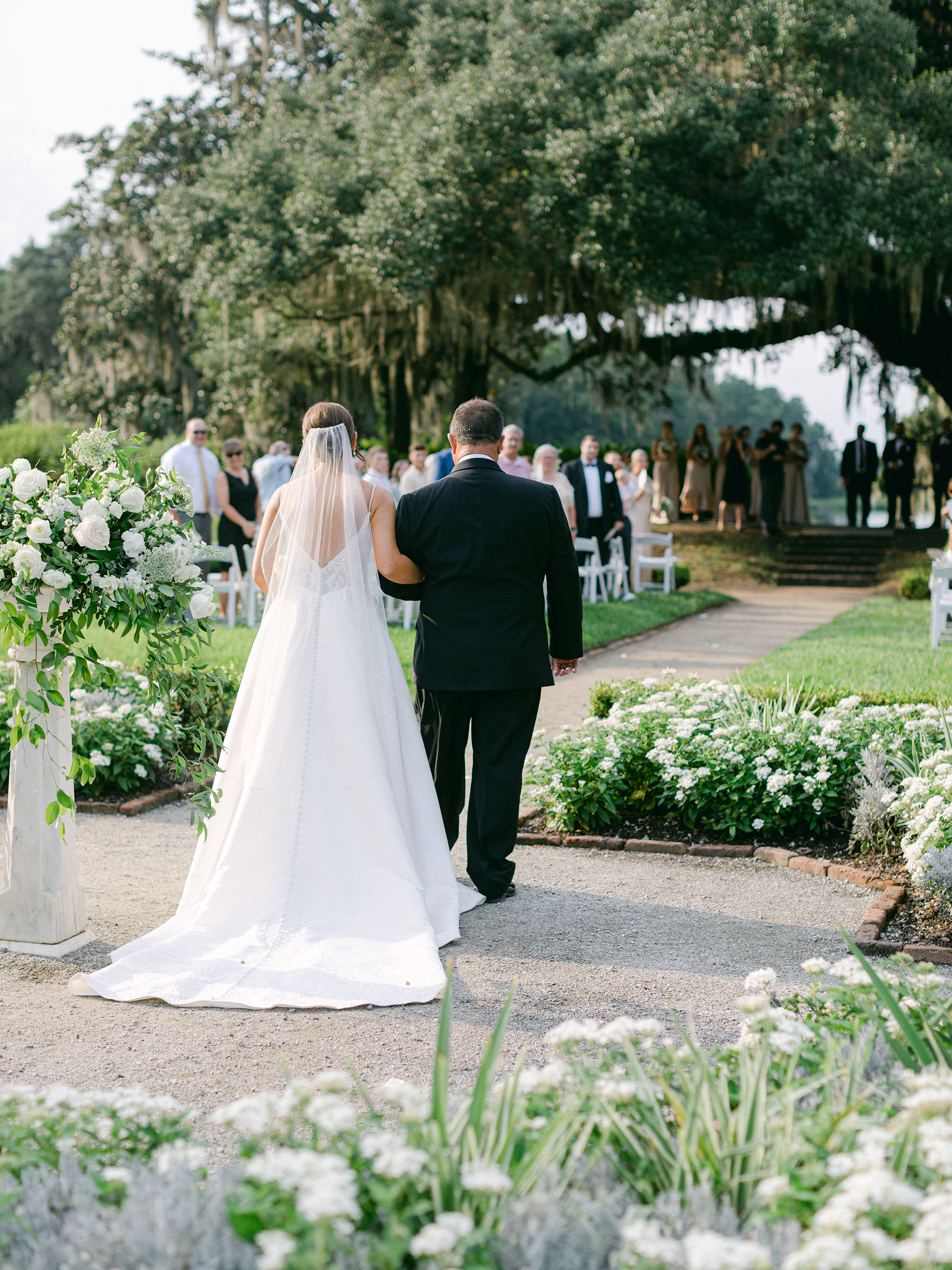 How To Choose A Wedding Photographer In Charleston South Carolina